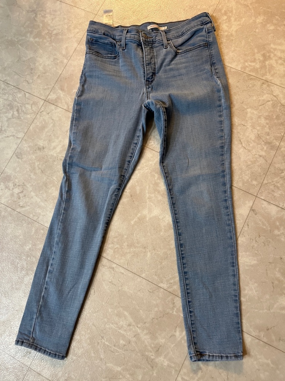 Levi's Women's Faded Blue Skinny Jeans 31